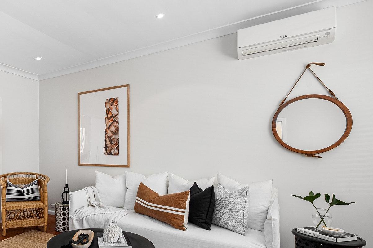 Wall Mounted Air Conditioner Makes Your Home Comfortable for Living